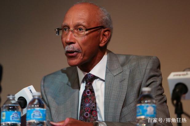 王励勤1番呼吁引争议，莎头不该被关注？球迷戳破残酷现实！